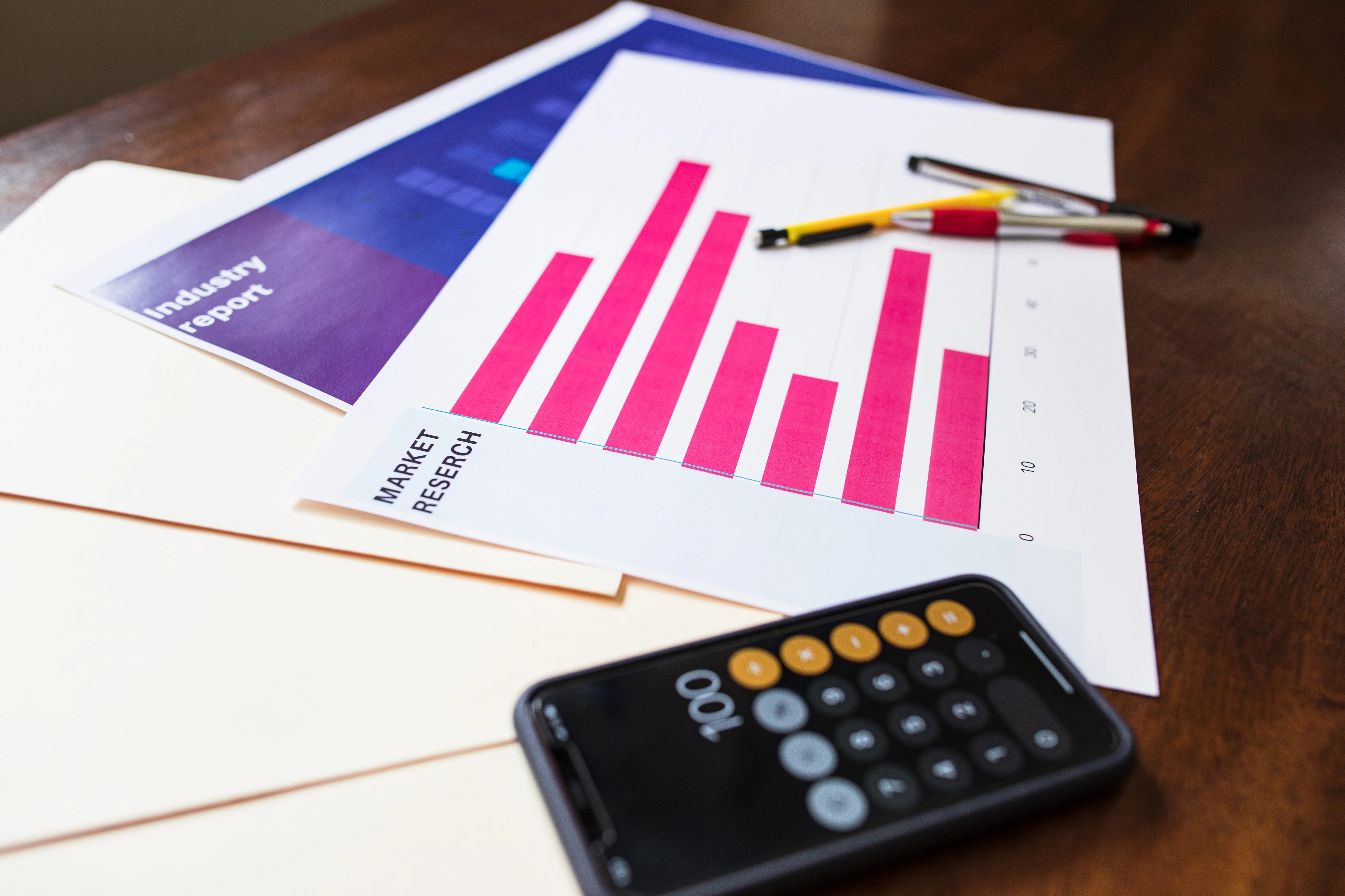 Market research report charts and calculator for seo content writing ai strategy.